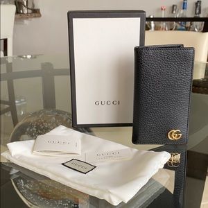 Gucci IPhone 7 wallet case - perfect condition!